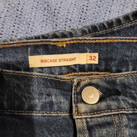Levi's Ribbed Caged Denim Jeans - Picture 5 of 8
